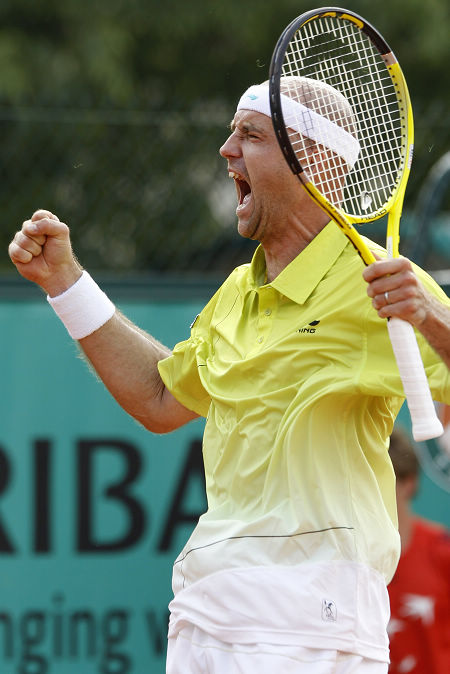 哥伦比亚客场逆转胜利，士气高昂的简单介绍