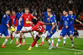 富力客场战平苏宁，保持不败表现(富力知乎)