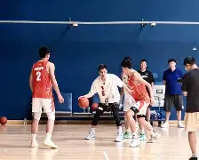 郭艾伦取得高效发挥，带领球队登顶榜首